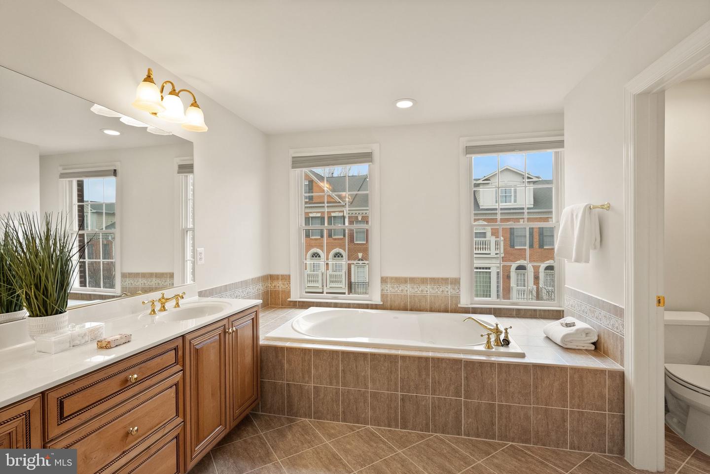 7721 SPOLETO LN #9, MCLEAN, Virginia 22102, 4 Bedrooms Bedrooms, ,4 BathroomsBathrooms,Residential,For sale,7721 SPOLETO LN #9,VAFX2278562 MLS # VAFX2278562