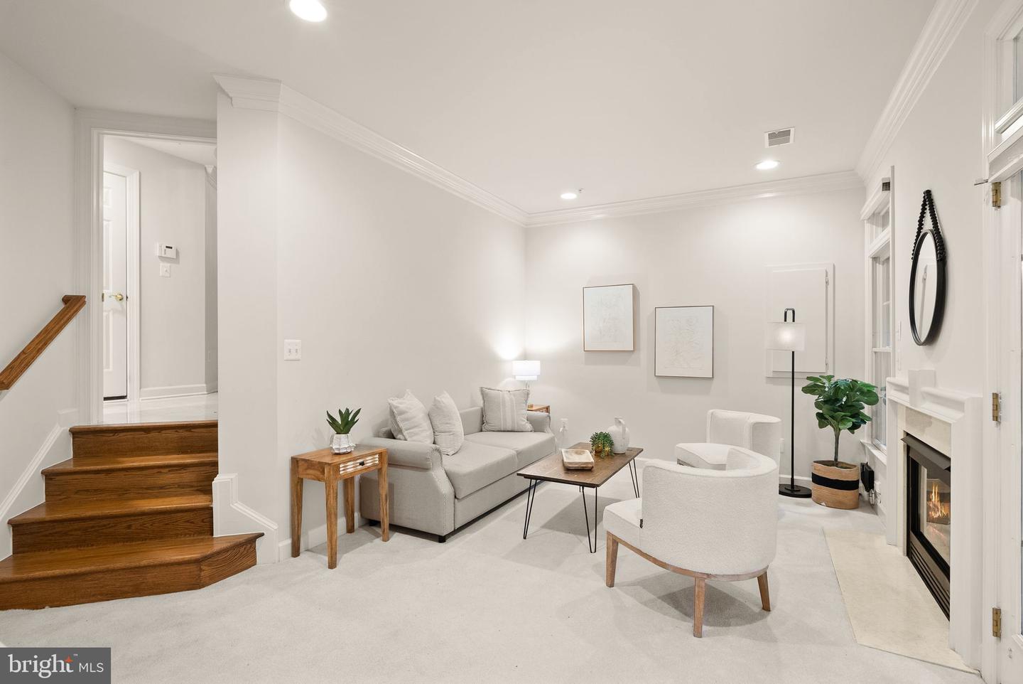 7721 SPOLETO LN #9, MCLEAN, Virginia 22102, 4 Bedrooms Bedrooms, ,4 BathroomsBathrooms,Residential,For sale,7721 SPOLETO LN #9,VAFX2278562 MLS # VAFX2278562