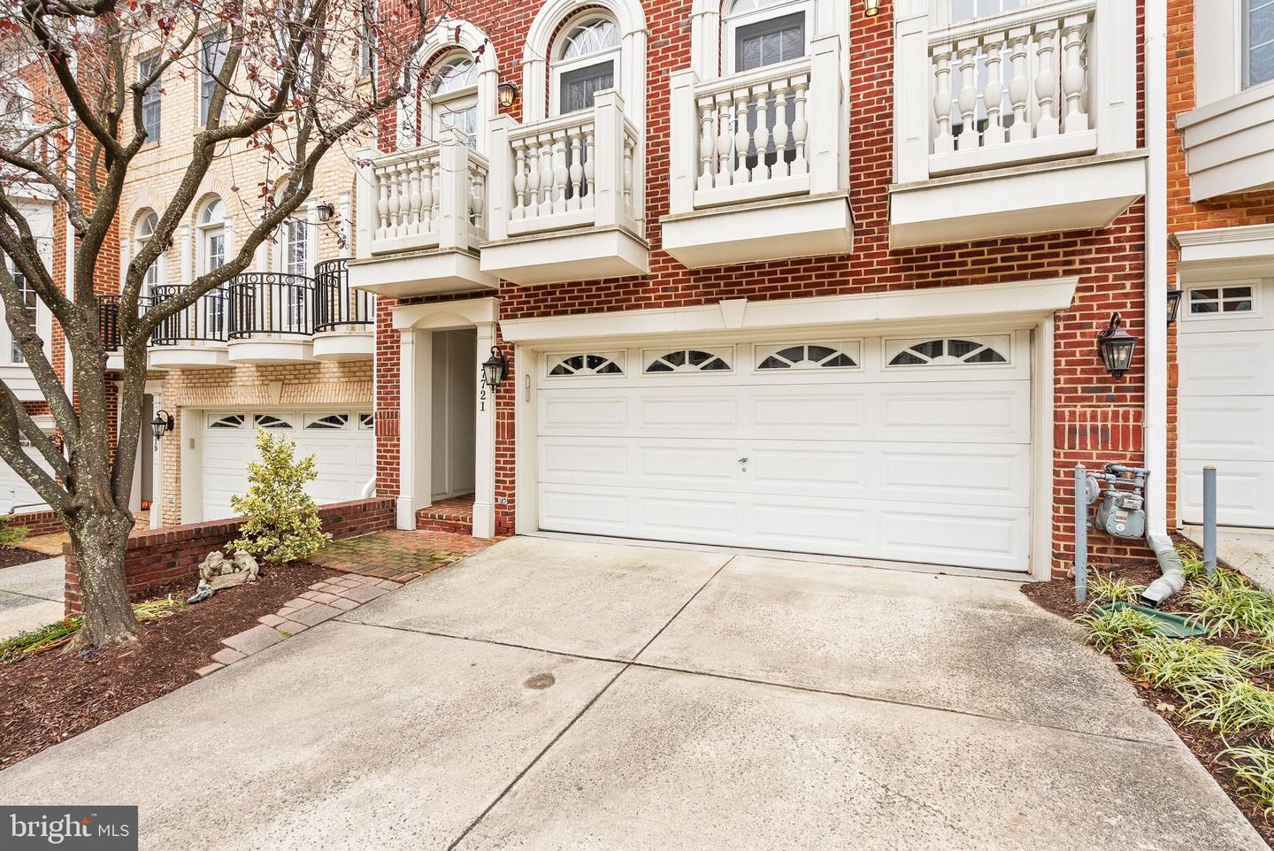 7721 SPOLETO LN #9, MCLEAN, Virginia 22102, 4 Bedrooms Bedrooms, ,4 BathroomsBathrooms,Residential,For sale,7721 SPOLETO LN #9,VAFX2278562 MLS # VAFX2278562