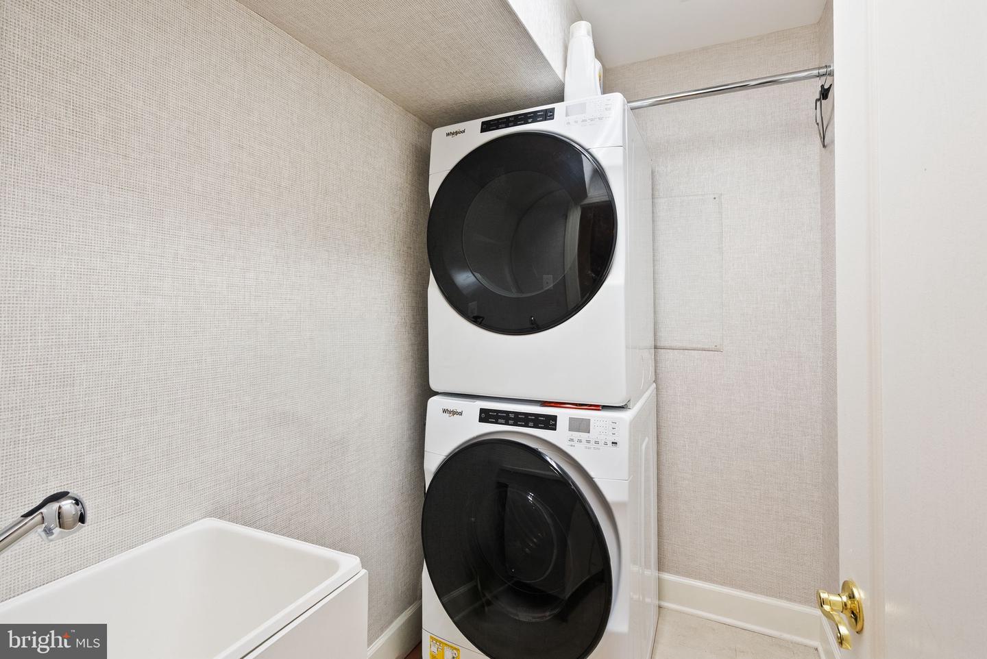 7721 SPOLETO LN #9, MCLEAN, Virginia 22102, 4 Bedrooms Bedrooms, ,4 BathroomsBathrooms,Residential,For sale,7721 SPOLETO LN #9,VAFX2278562 MLS # VAFX2278562