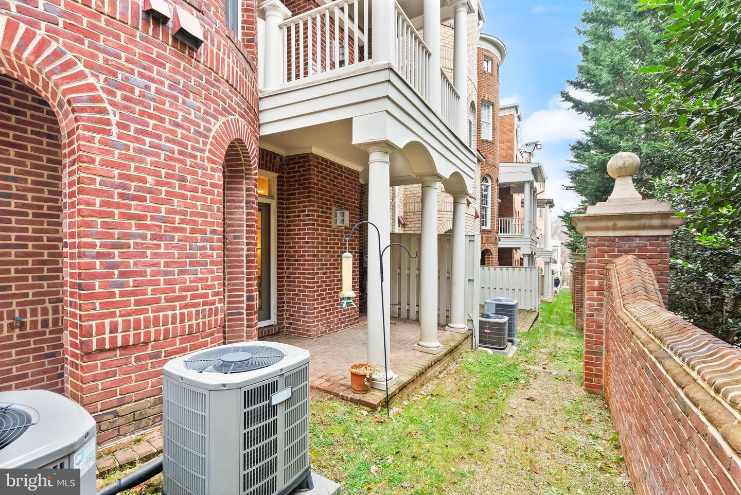 7721 SPOLETO LN #9, MCLEAN, Virginia 22102, 4 Bedrooms Bedrooms, ,4 BathroomsBathrooms,Residential,For sale,7721 SPOLETO LN #9,VAFX2278562 MLS # VAFX2278562