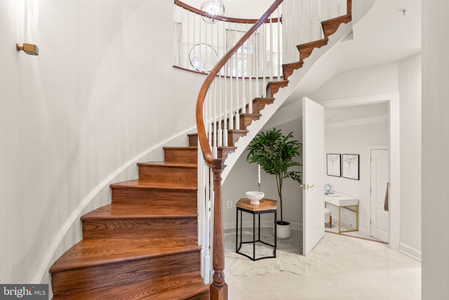 7721 SPOLETO LN #9, MCLEAN, Virginia 22102, 4 Bedrooms Bedrooms, ,4 BathroomsBathrooms,Residential,For sale,7721 SPOLETO LN #9,VAFX2278562 MLS # VAFX2278562