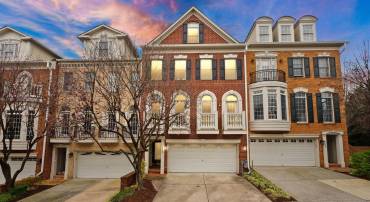 7721 SPOLETO LN #9, MCLEAN, Virginia 22102, 4 Bedrooms Bedrooms, ,4 BathroomsBathrooms,Residential,For sale,7721 SPOLETO LN #9,VAFX2278562 MLS # VAFX2278562
