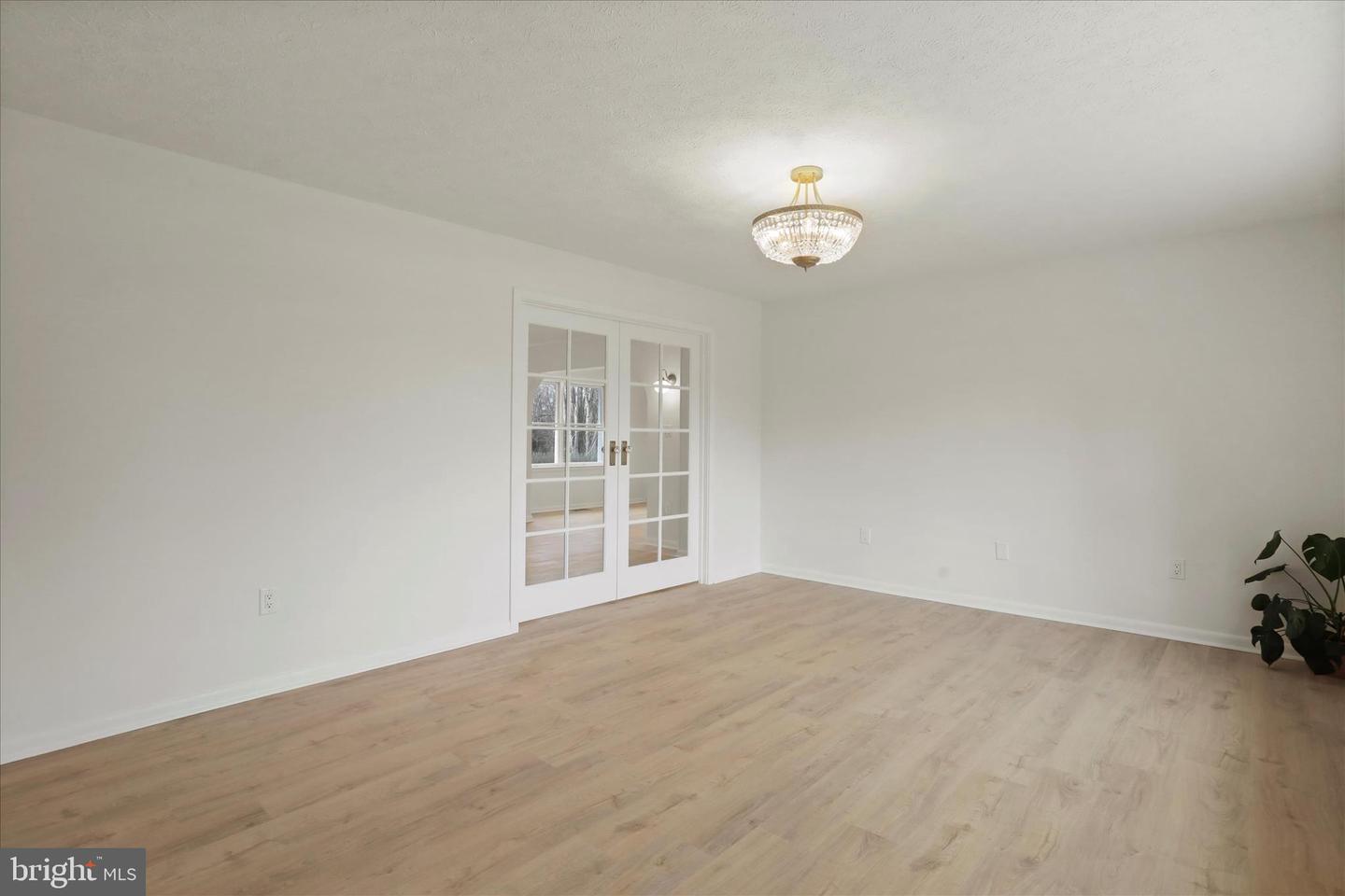 717 W LOCUST ST, WOODSTOCK, Virginia 22664, 5 Bedrooms Bedrooms, ,3 BathroomsBathrooms,Residential,For sale,717 W LOCUST ST,VASH2013080 MLS # VASH2013080