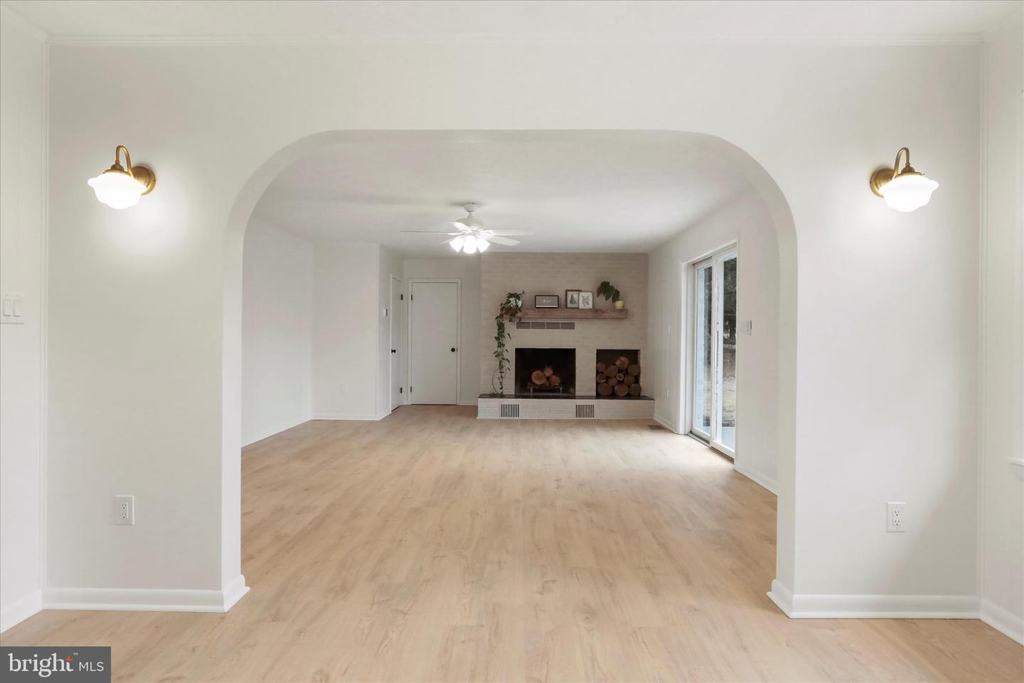 717 W LOCUST ST, WOODSTOCK, Virginia 22664, 5 Bedrooms Bedrooms, ,3 BathroomsBathrooms,Residential,For sale,717 W LOCUST ST,VASH2013080 MLS # VASH2013080