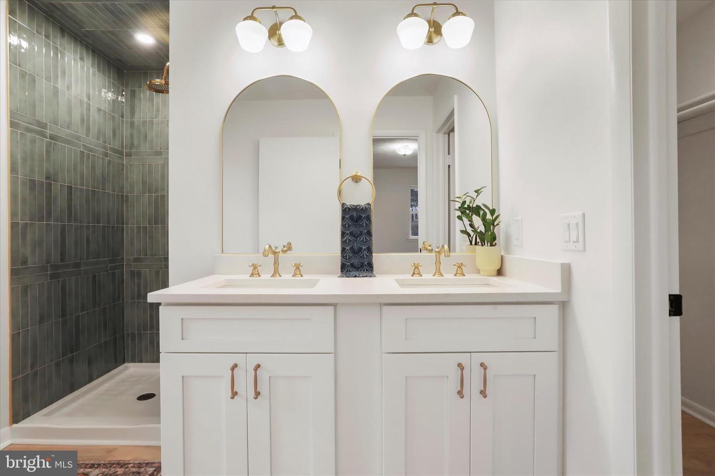 717 W LOCUST ST, WOODSTOCK, Virginia 22664, 5 Bedrooms Bedrooms, ,3 BathroomsBathrooms,Residential,For sale,717 W LOCUST ST,VASH2013080 MLS # VASH2013080