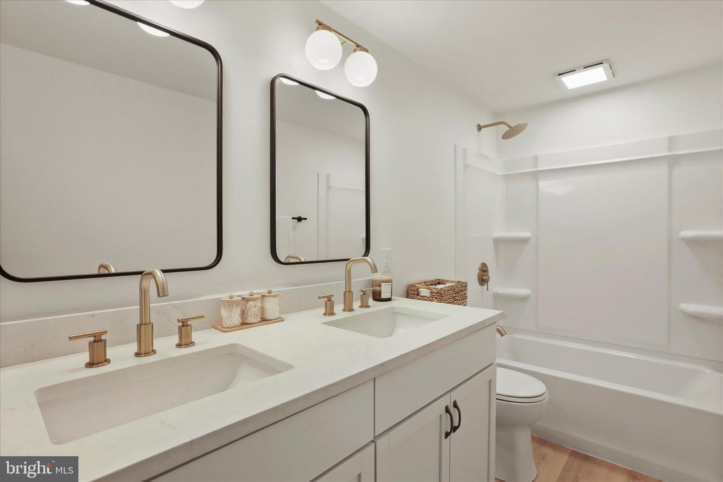 717 W LOCUST ST, WOODSTOCK, Virginia 22664, 5 Bedrooms Bedrooms, ,3 BathroomsBathrooms,Residential,For sale,717 W LOCUST ST,VASH2013080 MLS # VASH2013080