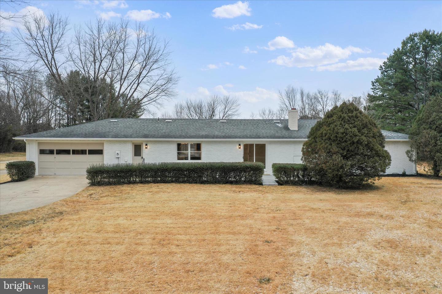 717 W LOCUST ST, WOODSTOCK, Virginia 22664, 5 Bedrooms Bedrooms, ,3 BathroomsBathrooms,Residential,For sale,717 W LOCUST ST,VASH2013080 MLS # VASH2013080