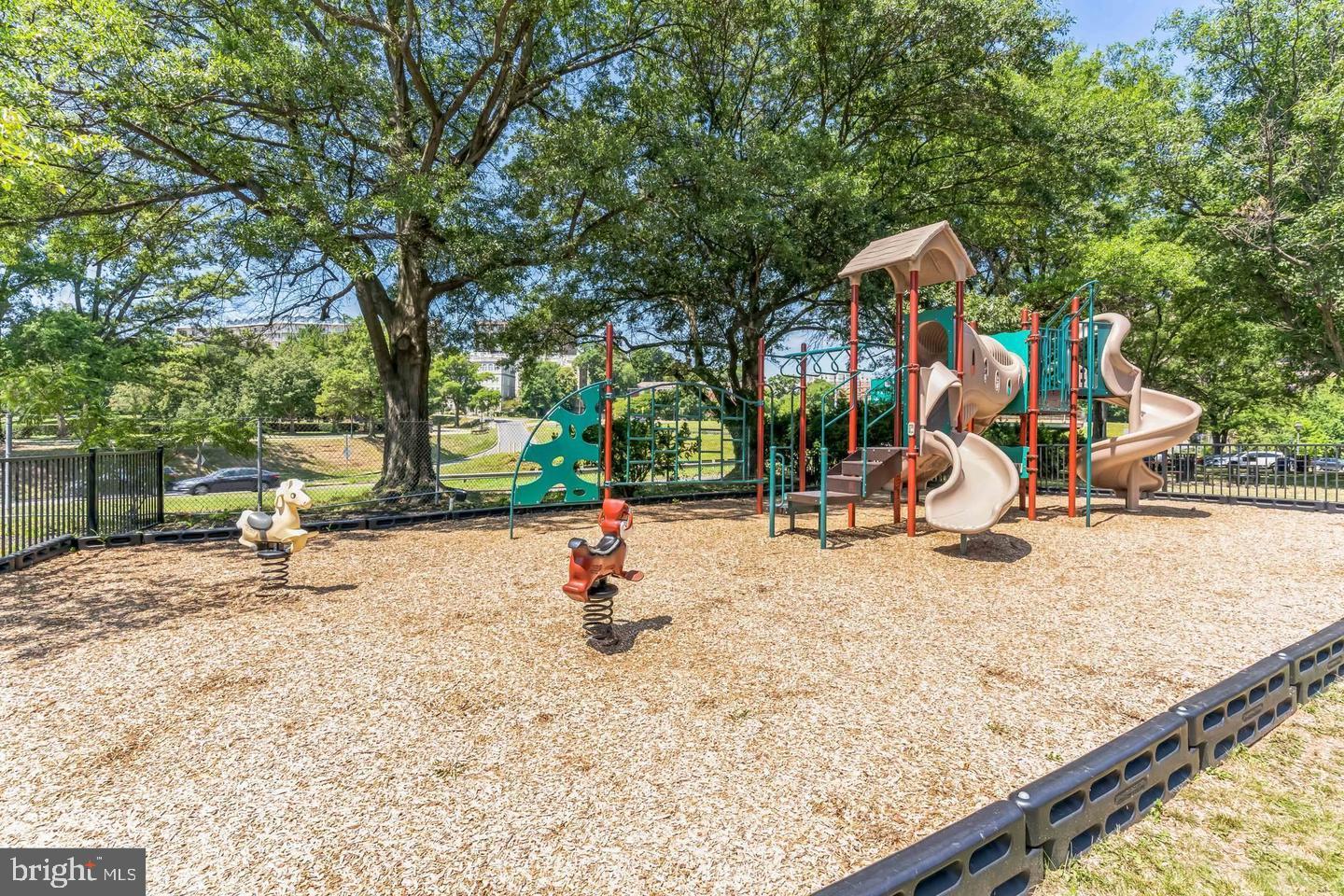 1011 ARLINGTON BOULEVARD, ARLINGTON, Virginia 22209, ,Residential,For sale,1011 ARLINGTON BOULEVARD,VAAR2066552 MLS # VAAR2066552 1011 ARLINGTON BOULEVARD, ARLINGTON, Virginia 22209, ,Residential,For sale,1011 ARLINGTON BOULEVARD,VAAR2066552 MLS # VAAR2066552