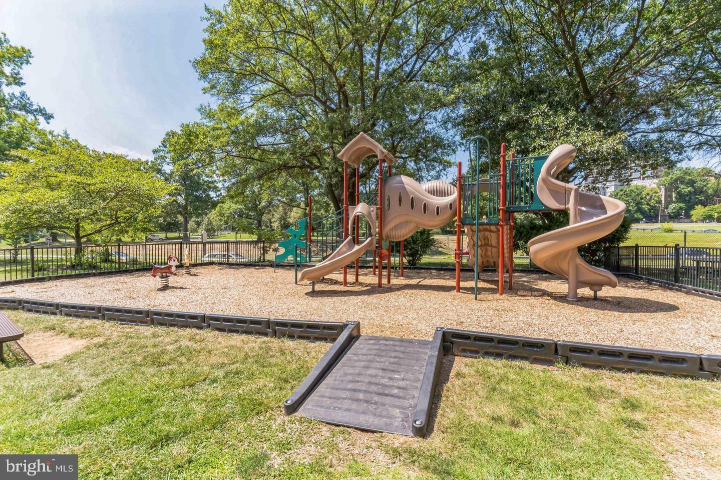 1011 ARLINGTON BOULEVARD, ARLINGTON, Virginia 22209, ,Residential,For sale,1011 ARLINGTON BOULEVARD,VAAR2066552 MLS # VAAR2066552 1011 ARLINGTON BOULEVARD, ARLINGTON, Virginia 22209, ,Residential,For sale,1011 ARLINGTON BOULEVARD,VAAR2066552 MLS # VAAR2066552