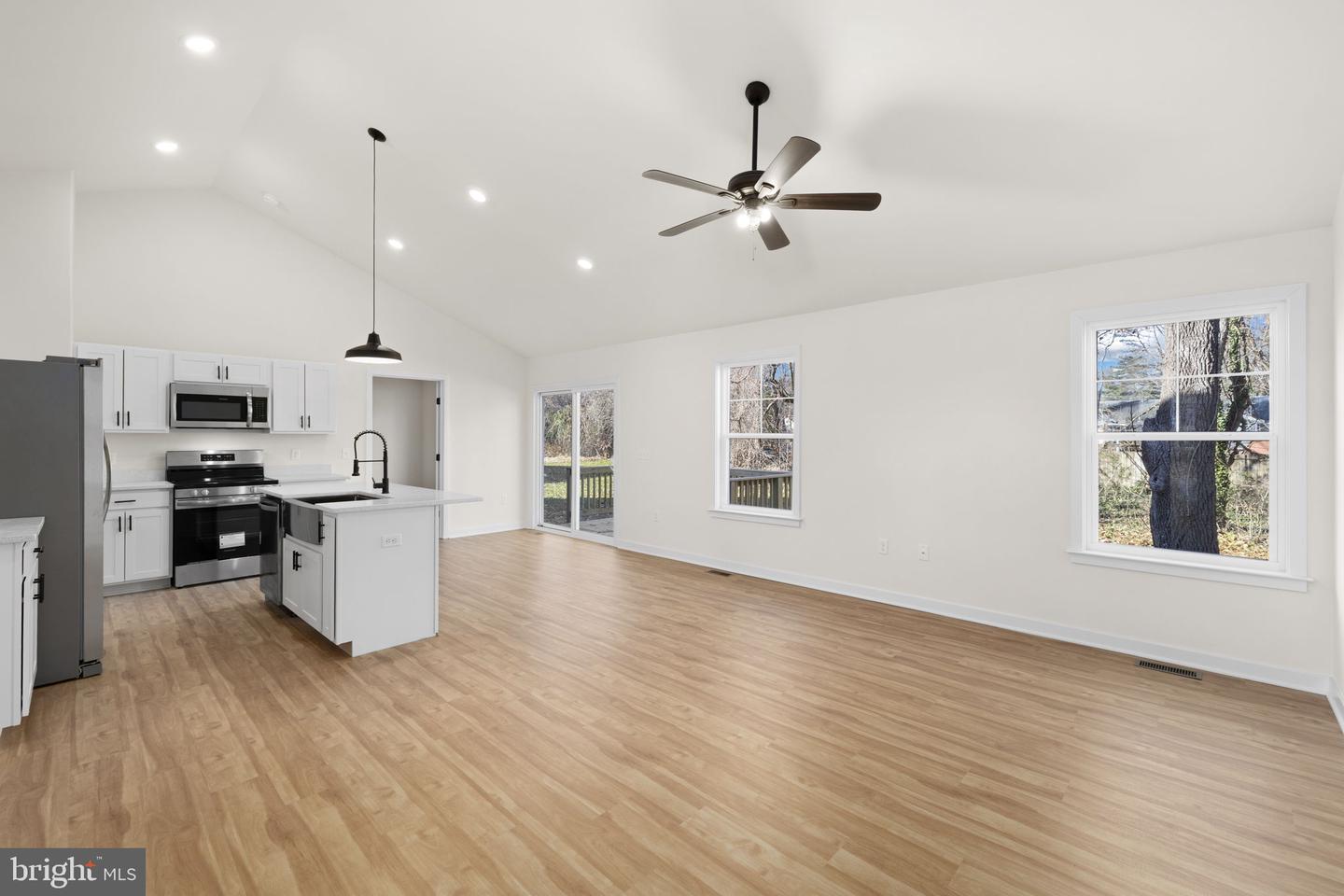 749 LAKEVIEW DR, COLONIAL BEACH, Virginia 22443, 3 Bedrooms Bedrooms, ,2 BathroomsBathrooms,Residential,For sale,749 LAKEVIEW DR,VAWE2010240 MLS # VAWE2010240