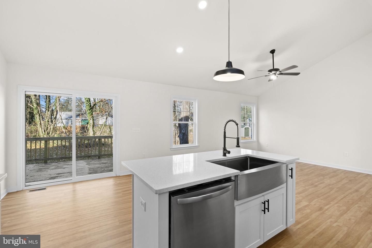 749 LAKEVIEW DR, COLONIAL BEACH, Virginia 22443, 3 Bedrooms Bedrooms, ,2 BathroomsBathrooms,Residential,For sale,749 LAKEVIEW DR,VAWE2010240 MLS # VAWE2010240