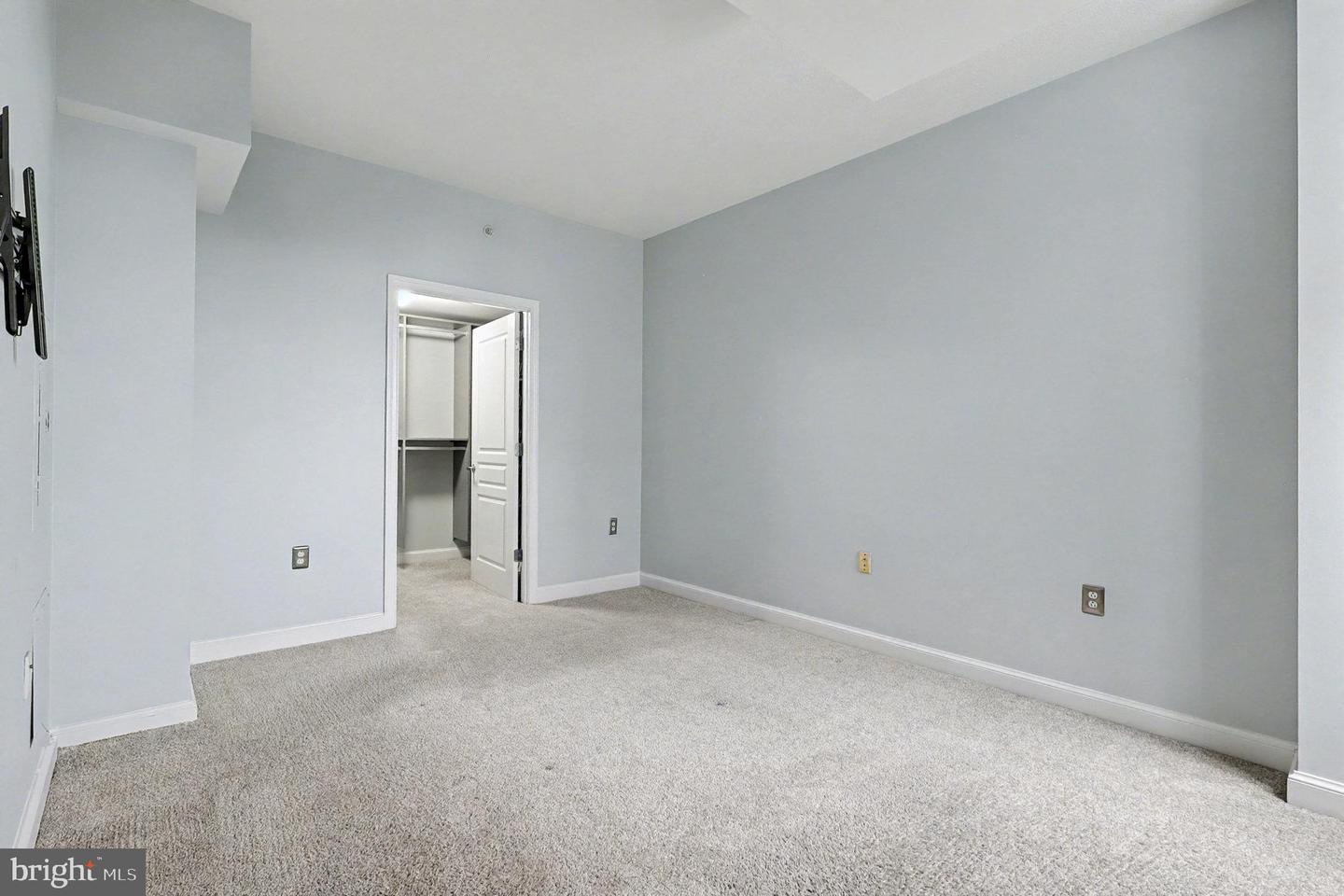 2451 MIDTOWN AVE #1611, ALEXANDRIA, Virginia 22303, 1 Bedroom Bedrooms, 3 Rooms Rooms,1 BathroomBathrooms,Residential,For sale,2451 MIDTOWN AVE #1611,VAFX2282432 MLS # VAFX2282432