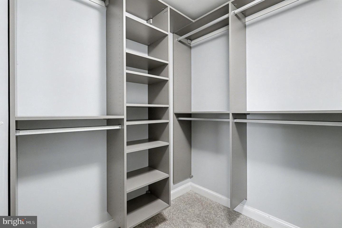 2451 MIDTOWN AVE #1611, ALEXANDRIA, Virginia 22303, 1 Bedroom Bedrooms, 3 Rooms Rooms,1 BathroomBathrooms,Residential,For sale,2451 MIDTOWN AVE #1611,VAFX2282432 MLS # VAFX2282432