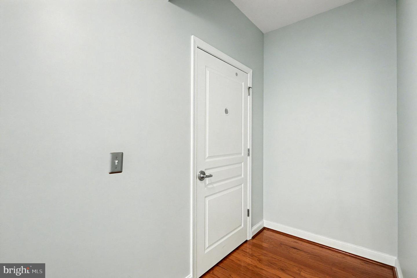 2451 MIDTOWN AVE #1611, ALEXANDRIA, Virginia 22303, 1 Bedroom Bedrooms, 3 Rooms Rooms,1 BathroomBathrooms,Residential,For sale,2451 MIDTOWN AVE #1611,VAFX2282432 MLS # VAFX2282432