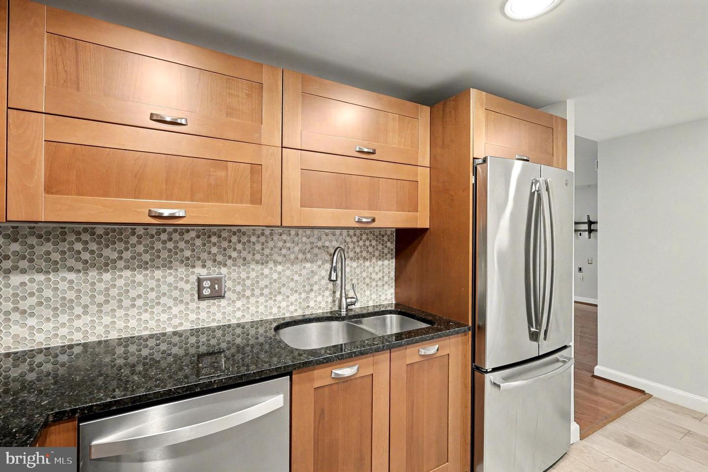 2451 MIDTOWN AVE #1611, ALEXANDRIA, Virginia 22303, 1 Bedroom Bedrooms, 3 Rooms Rooms,1 BathroomBathrooms,Residential,For sale,2451 MIDTOWN AVE #1611,VAFX2282432 MLS # VAFX2282432