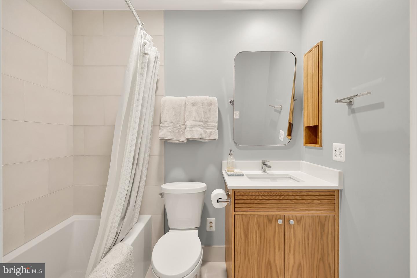 353 L ST SE, WASHINGTON, District Of Columbia 20003, 4 Bedrooms Bedrooms, ,2 BathroomsBathrooms,Residential,For sale,353 L ST SE,DCDC2234952 MLS # DCDC2234952