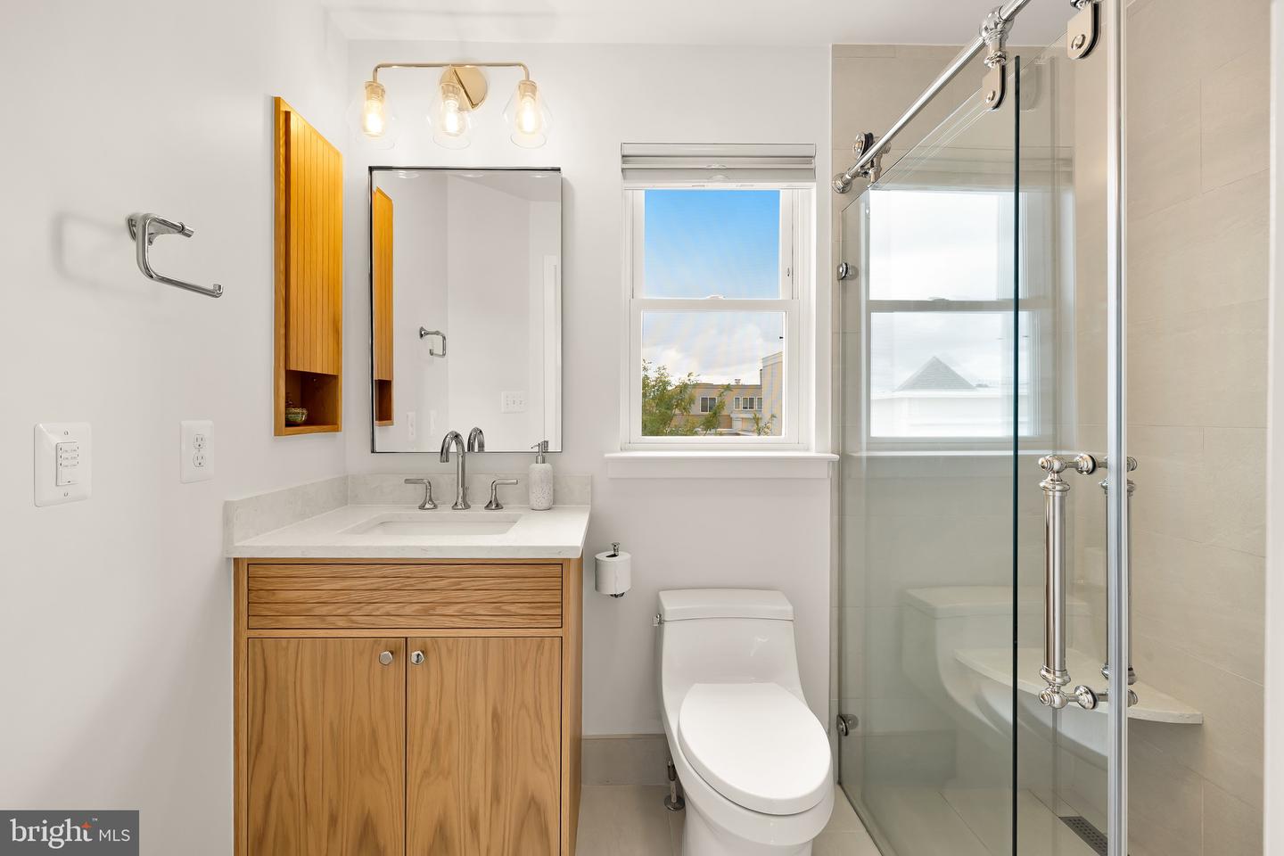 353 L ST SE, WASHINGTON, District Of Columbia 20003, 4 Bedrooms Bedrooms, ,2 BathroomsBathrooms,Residential,For sale,353 L ST SE,DCDC2234952 MLS # DCDC2234952