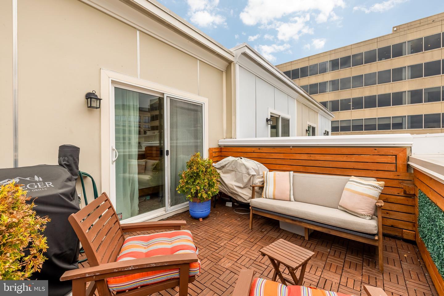 353 L ST SE, WASHINGTON, District Of Columbia 20003, 4 Bedrooms Bedrooms, ,2 BathroomsBathrooms,Residential,For sale,353 L ST SE,DCDC2234952 MLS # DCDC2234952