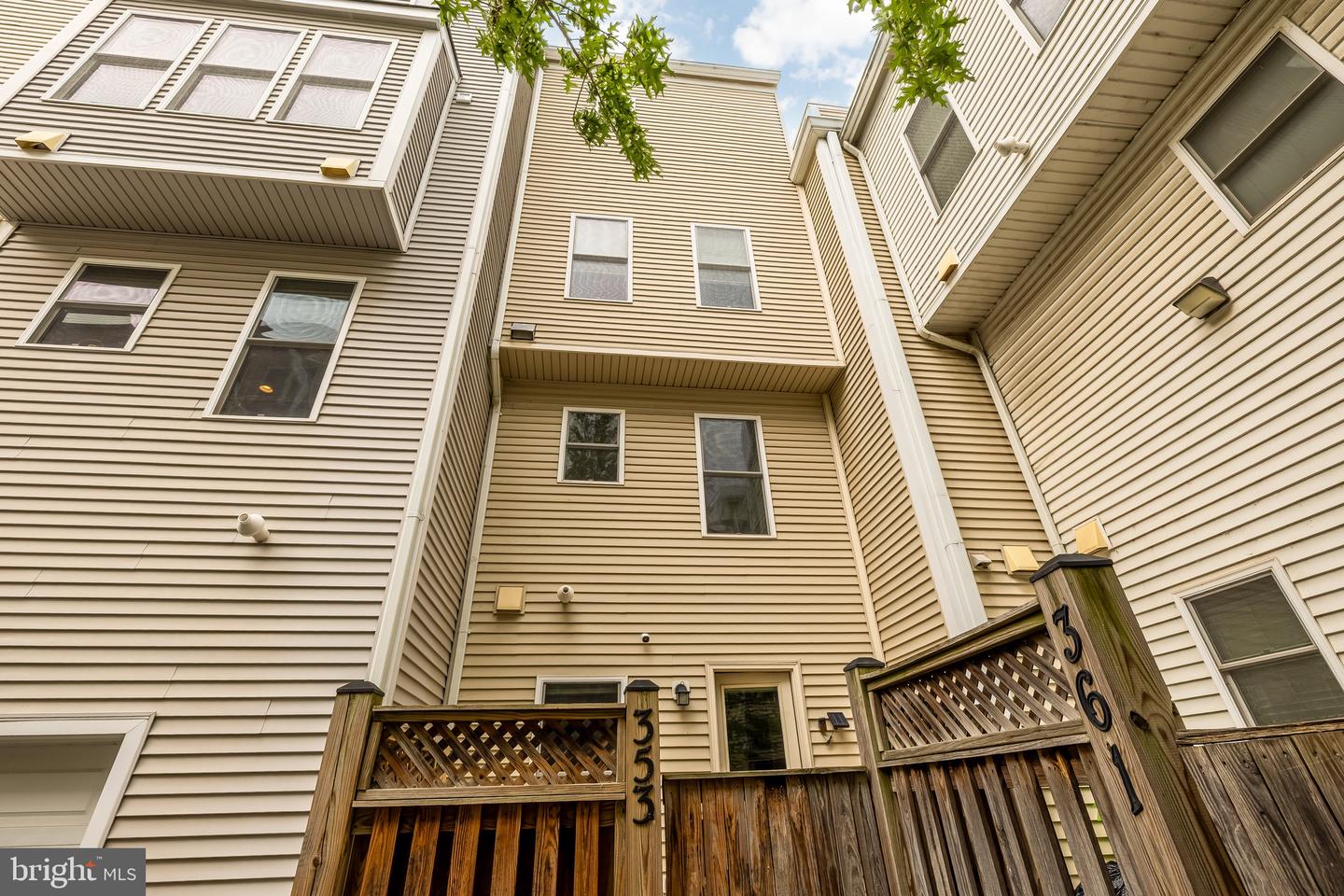 353 L ST SE, WASHINGTON, District Of Columbia 20003, 4 Bedrooms Bedrooms, ,2 BathroomsBathrooms,Residential,For sale,353 L ST SE,DCDC2234952 MLS # DCDC2234952