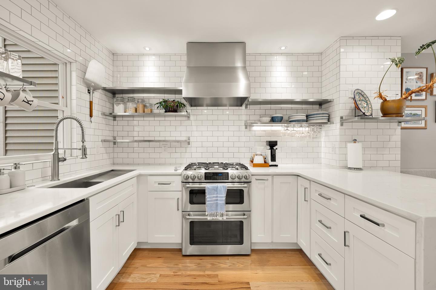 353 L ST SE, WASHINGTON, District Of Columbia 20003, 4 Bedrooms Bedrooms, ,2 BathroomsBathrooms,Residential,For sale,353 L ST SE,DCDC2234952 MLS # DCDC2234952