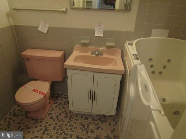 4000 TUNLAW RD NW #1029, WASHINGTON, District Of Columbia 20007, ,1 BathroomBathrooms,Residential,For sale,4000 TUNLAW RD NW #1029,DCDC2235070 MLS # DCDC2235070