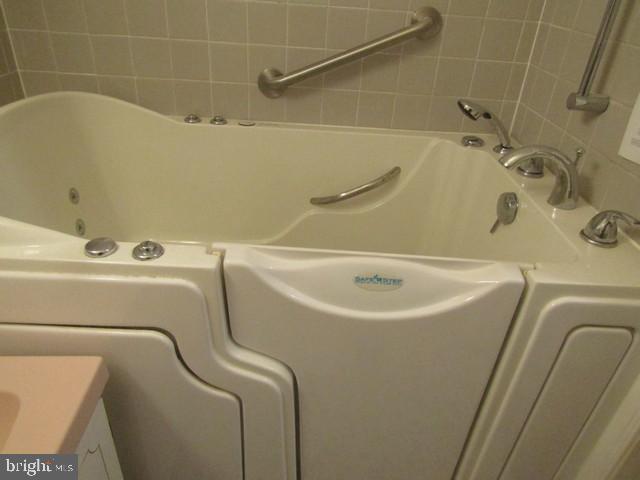 4000 TUNLAW RD NW #1029, WASHINGTON, District Of Columbia 20007, ,1 BathroomBathrooms,Residential,For sale,4000 TUNLAW RD NW #1029,DCDC2235070 MLS # DCDC2235070