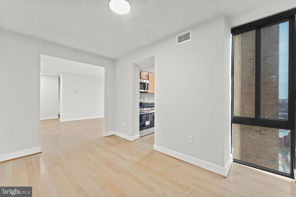 4500 S FOUR MILE RUN DR #1113, ARLINGTON, Virginia 22204, 2 Bedrooms Bedrooms, ,2 BathroomsBathrooms,Residential,For sale,4500 S FOUR MILE RUN DR #1113,VAAR2066926 MLS # VAAR2066926 4500 S FOUR MILE RUN DR #1113, ARLINGTON, Virginia 22204, 2 Bedrooms Bedrooms, ,2 BathroomsBathrooms,Residential,For sale,4500 S FOUR MILE RUN DR #1113,VAAR2066926 MLS # VAAR2066926