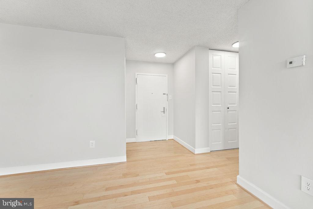 4500 S FOUR MILE RUN DR #1113, ARLINGTON, Virginia 22204, 2 Bedrooms Bedrooms, ,2 BathroomsBathrooms,Residential,For sale,4500 S FOUR MILE RUN DR #1113,VAAR2066926 MLS # VAAR2066926 4500 S FOUR MILE RUN DR #1113, ARLINGTON, Virginia 22204, 2 Bedrooms Bedrooms, ,2 BathroomsBathrooms,Residential,For sale,4500 S FOUR MILE RUN DR #1113,VAAR2066926 MLS # VAAR2066926