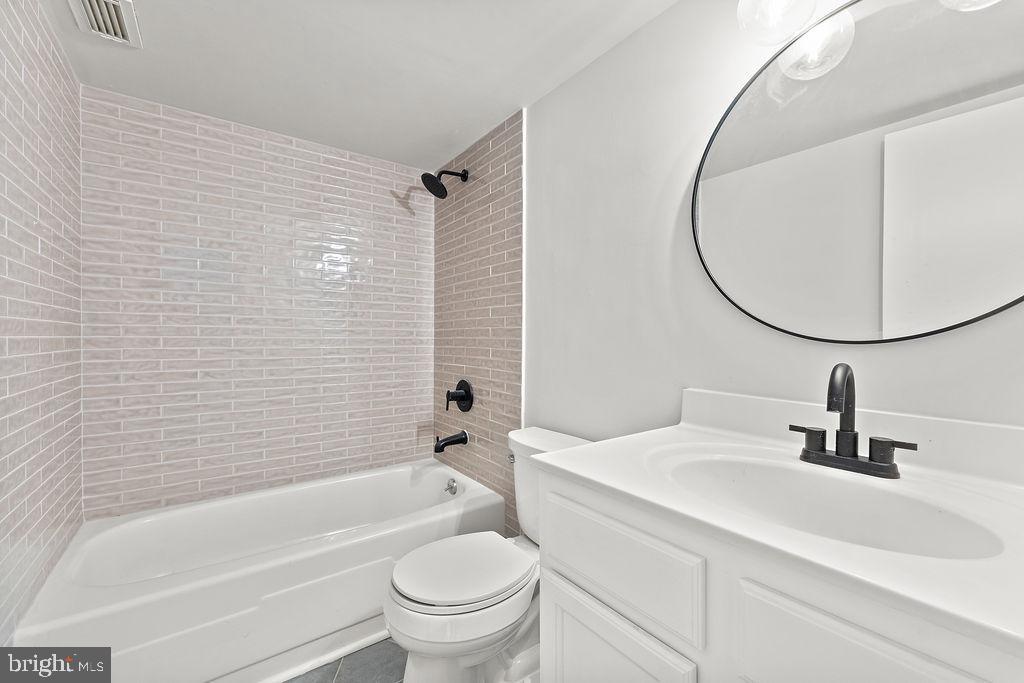 4500 S FOUR MILE RUN DR #1113, ARLINGTON, Virginia 22204, 2 Bedrooms Bedrooms, ,2 BathroomsBathrooms,Residential,For sale,4500 S FOUR MILE RUN DR #1113,VAAR2066926 MLS # VAAR2066926 4500 S FOUR MILE RUN DR #1113, ARLINGTON, Virginia 22204, 2 Bedrooms Bedrooms, ,2 BathroomsBathrooms,Residential,For sale,4500 S FOUR MILE RUN DR #1113,VAAR2066926 MLS # VAAR2066926