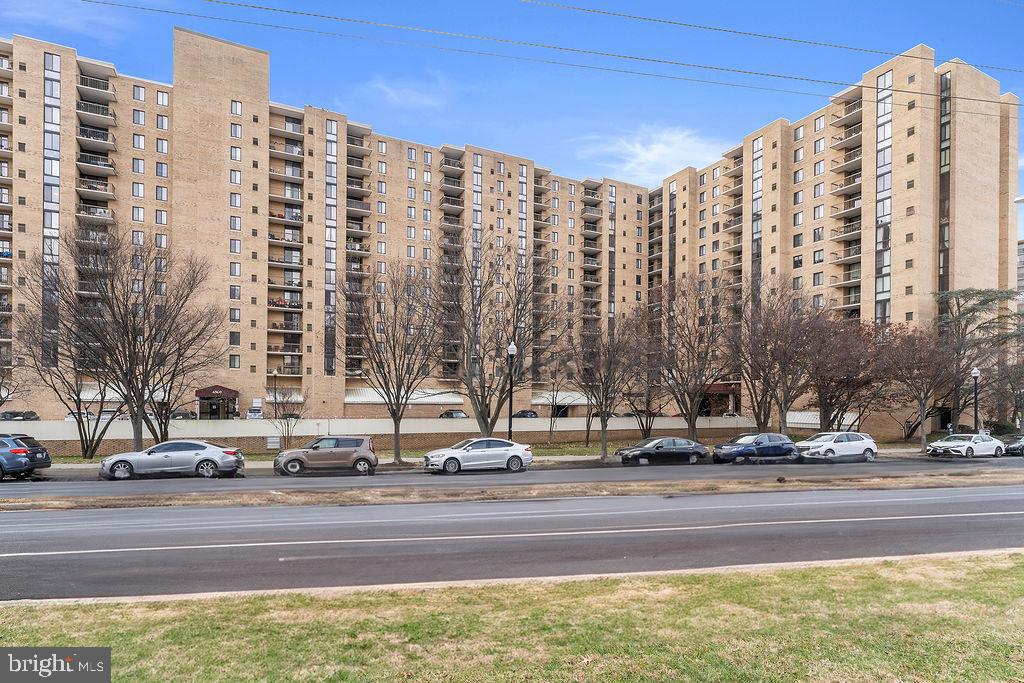 4500 S FOUR MILE RUN DR #1113, ARLINGTON, Virginia 22204, 2 Bedrooms Bedrooms, ,2 BathroomsBathrooms,Residential,For sale,4500 S FOUR MILE RUN DR #1113,VAAR2066926 MLS # VAAR2066926 4500 S FOUR MILE RUN DR #1113, ARLINGTON, Virginia 22204, 2 Bedrooms Bedrooms, ,2 BathroomsBathrooms,Residential,For sale,4500 S FOUR MILE RUN DR #1113,VAAR2066926 MLS # VAAR2066926