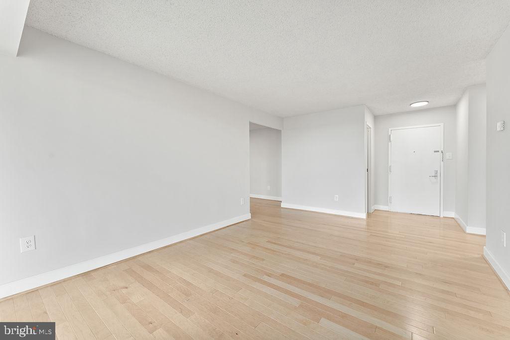 4500 S FOUR MILE RUN DR #1113, ARLINGTON, Virginia 22204, 2 Bedrooms Bedrooms, ,2 BathroomsBathrooms,Residential,For sale,4500 S FOUR MILE RUN DR #1113,VAAR2066926 MLS # VAAR2066926 4500 S FOUR MILE RUN DR #1113, ARLINGTON, Virginia 22204, 2 Bedrooms Bedrooms, ,2 BathroomsBathrooms,Residential,For sale,4500 S FOUR MILE RUN DR #1113,VAAR2066926 MLS # VAAR2066926