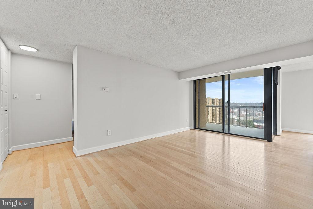 4500 S FOUR MILE RUN DR #1113, ARLINGTON, Virginia 22204, 2 Bedrooms Bedrooms, ,2 BathroomsBathrooms,Residential,For sale,4500 S FOUR MILE RUN DR #1113,VAAR2066926 MLS # VAAR2066926 4500 S FOUR MILE RUN DR #1113, ARLINGTON, Virginia 22204, 2 Bedrooms Bedrooms, ,2 BathroomsBathrooms,Residential,For sale,4500 S FOUR MILE RUN DR #1113,VAAR2066926 MLS # VAAR2066926