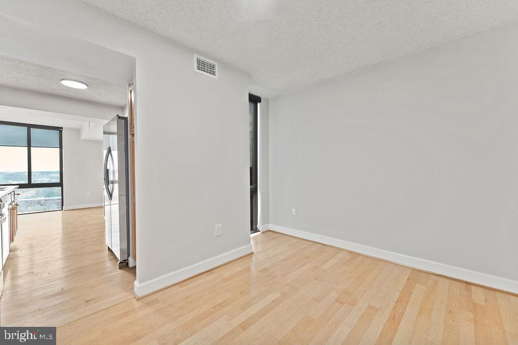 4500 S FOUR MILE RUN DR #1113, ARLINGTON, Virginia 22204, 2 Bedrooms Bedrooms, ,2 BathroomsBathrooms,Residential,For sale,4500 S FOUR MILE RUN DR #1113,VAAR2066926 MLS # VAAR2066926 4500 S FOUR MILE RUN DR #1113, ARLINGTON, Virginia 22204, 2 Bedrooms Bedrooms, ,2 BathroomsBathrooms,Residential,For sale,4500 S FOUR MILE RUN DR #1113,VAAR2066926 MLS # VAAR2066926