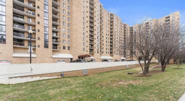 4500 S FOUR MILE RUN DR #1113, ARLINGTON, Virginia 22204, 2 Bedrooms Bedrooms, ,2 BathroomsBathrooms,Residential,For sale,4500 S FOUR MILE RUN DR #1113,VAAR2066926 MLS # VAAR2066926