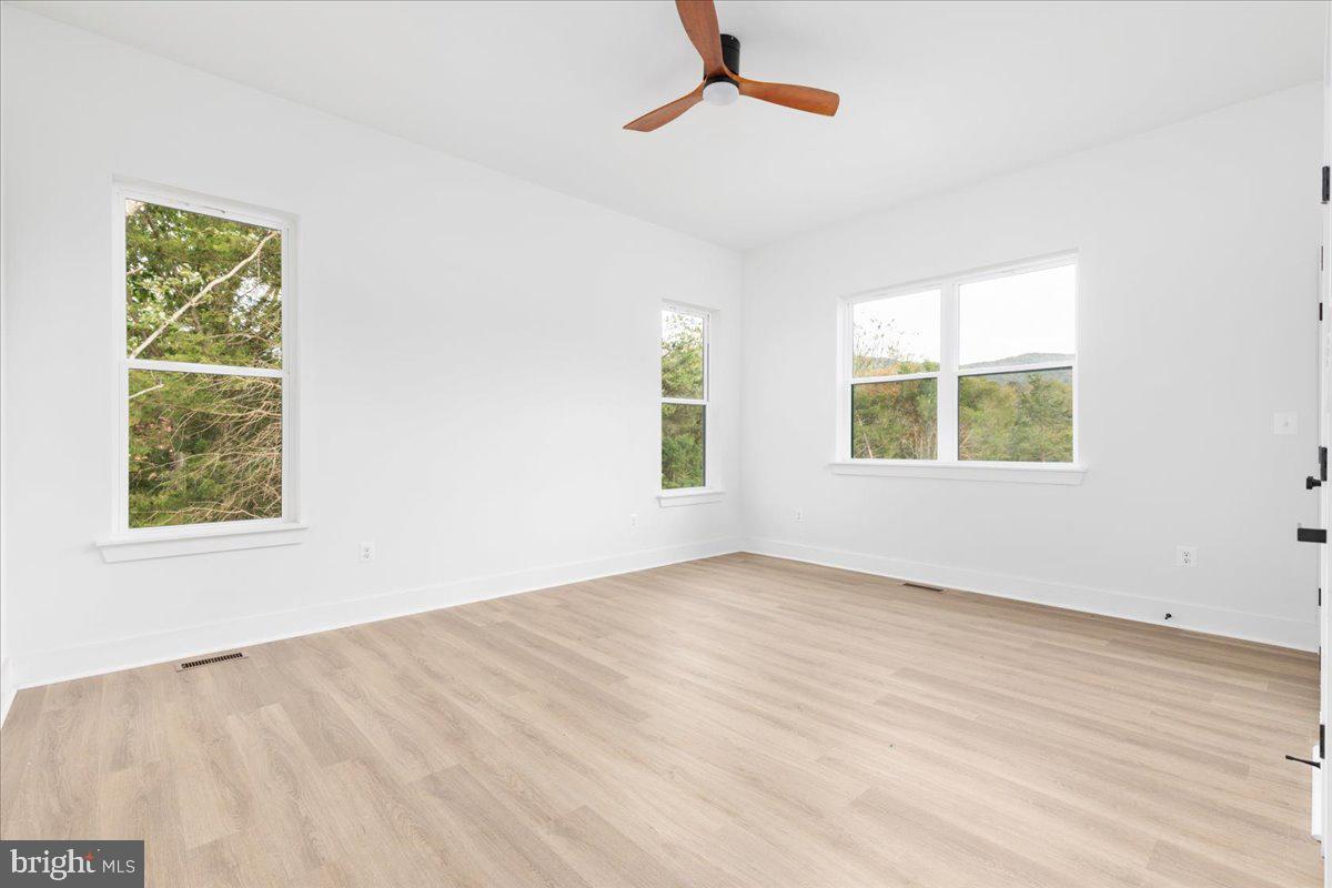 21 MOCKINGBIRD LN, LURAY, Virginia 22835, 6 Bedrooms Bedrooms, ,3 BathroomsBathrooms,Residential,For sale,21 MOCKINGBIRD LN,VAPA2005726 MLS # VAPA2005726