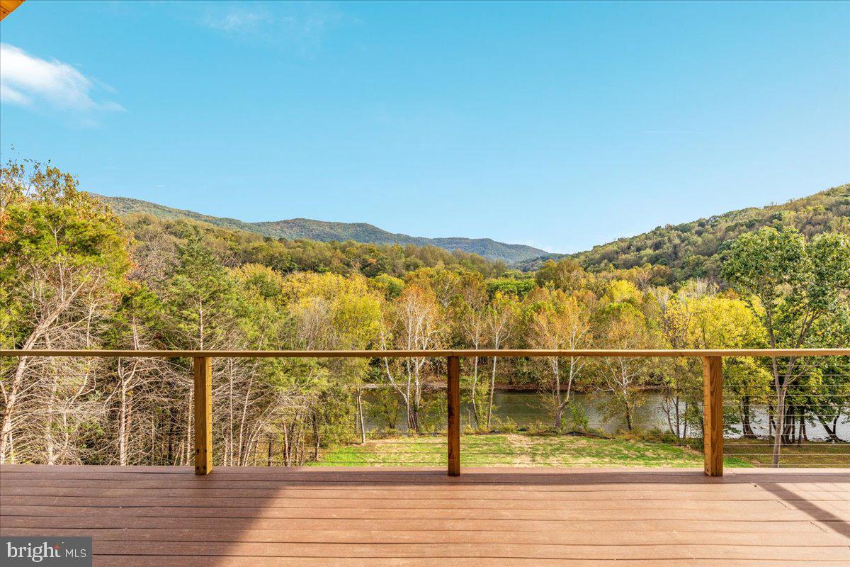 21 MOCKINGBIRD LN, LURAY, Virginia 22835, 6 Bedrooms Bedrooms, ,3 BathroomsBathrooms,Residential,For sale,21 MOCKINGBIRD LN,VAPA2005726 MLS # VAPA2005726