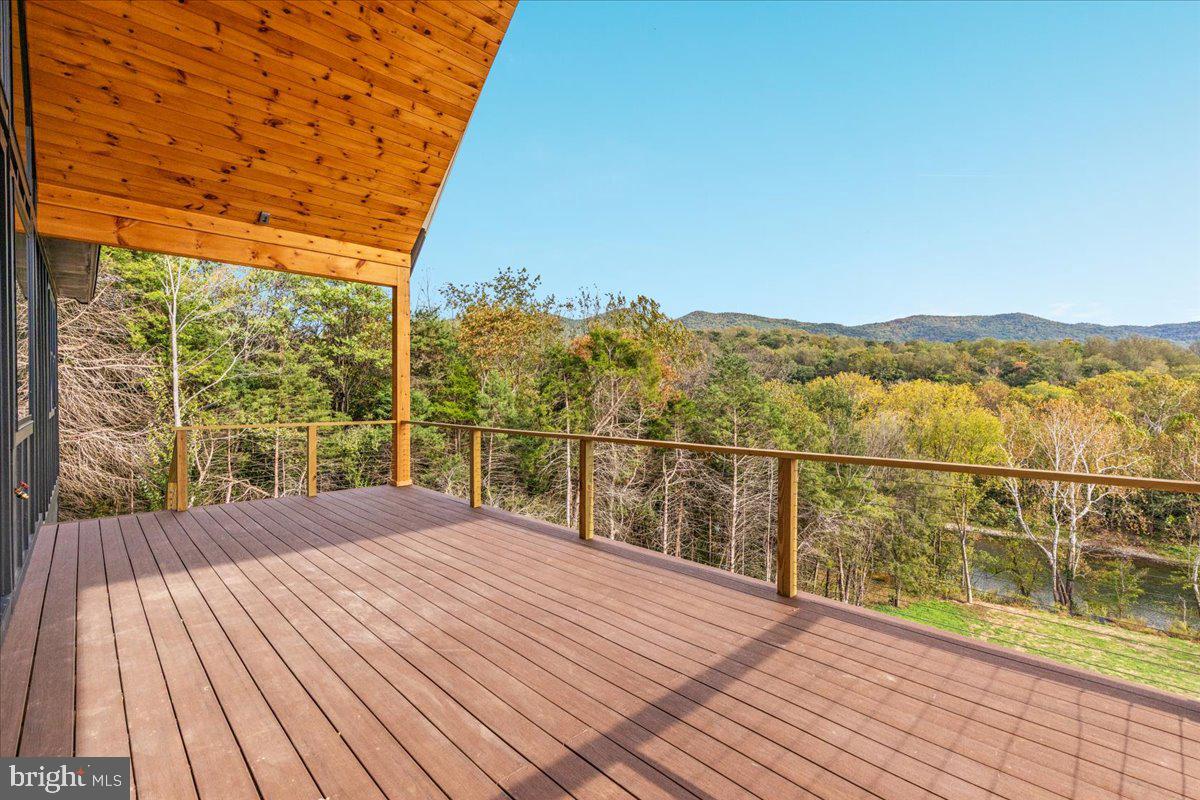 21 MOCKINGBIRD LN, LURAY, Virginia 22835, 6 Bedrooms Bedrooms, ,3 BathroomsBathrooms,Residential,For sale,21 MOCKINGBIRD LN,VAPA2005726 MLS # VAPA2005726