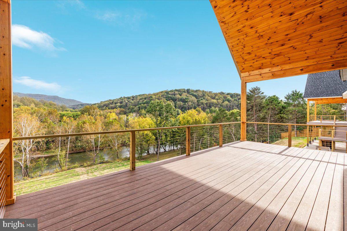 21 MOCKINGBIRD LN, LURAY, Virginia 22835, 6 Bedrooms Bedrooms, ,3 BathroomsBathrooms,Residential,For sale,21 MOCKINGBIRD LN,VAPA2005726 MLS # VAPA2005726