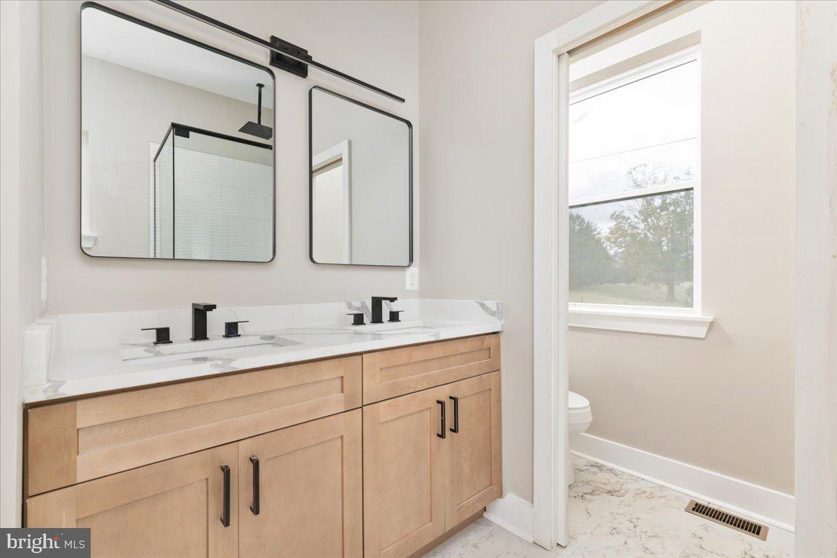 21 MOCKINGBIRD LN, LURAY, Virginia 22835, 6 Bedrooms Bedrooms, ,3 BathroomsBathrooms,Residential,For sale,21 MOCKINGBIRD LN,VAPA2005726 MLS # VAPA2005726