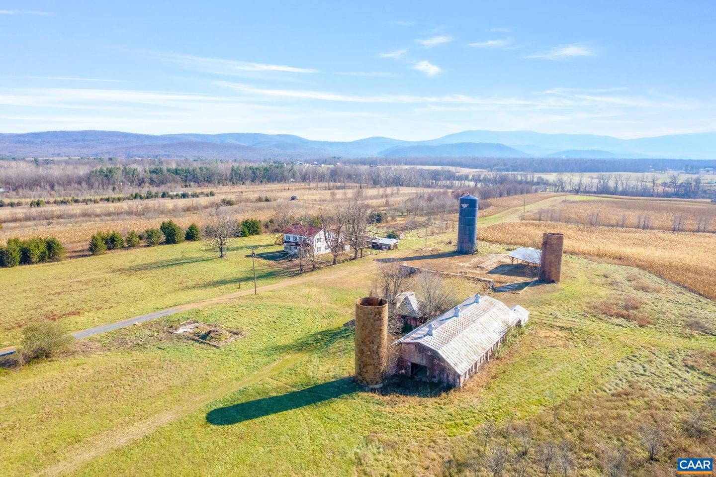 389 SHALOM RD, WAYNESBORO, Virginia 22980, 5 Bedrooms Bedrooms, ,1 BathroomBathrooms,Residential,For sale,389 SHALOM RD,671856 MLS # 671856