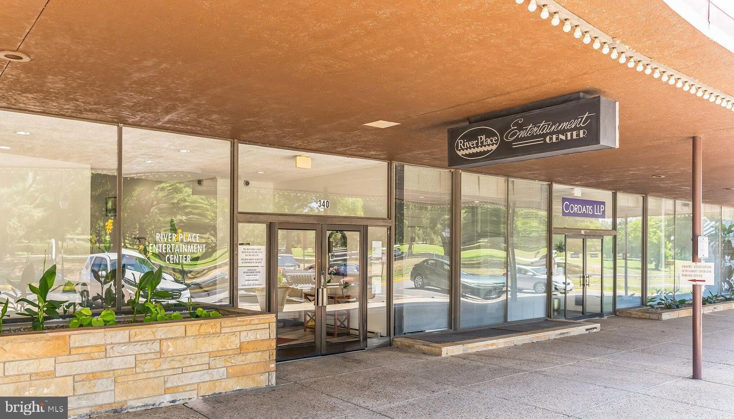 1021 ARLINGTON BLVD #928, ARLINGTON, Virginia 22209, 1 Bedroom Bedrooms, ,1 BathroomBathrooms,Residential,For sale,1021 ARLINGTON BLVD #928,VAAR2066928 MLS # VAAR2066928