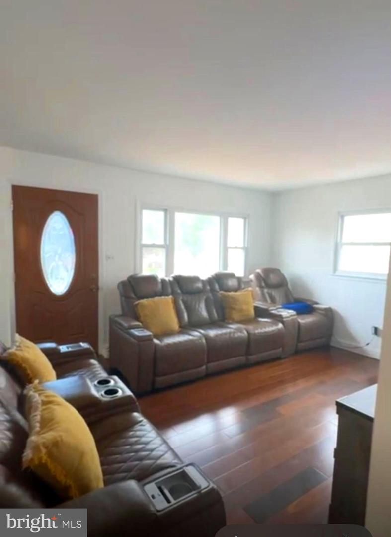 107 LUXOR ST, MANASSAS PARK, Virginia 20111, 3 Bedrooms Bedrooms, ,2 BathroomsBathrooms,Residential,For sale,107 LUXOR ST,VAMP2002932 MLS # VAMP2002932