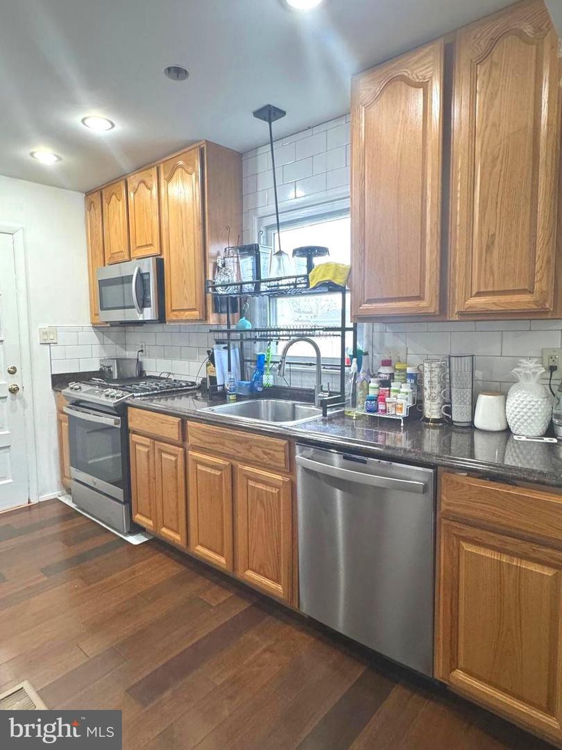 107 LUXOR ST, MANASSAS PARK, Virginia 20111, 3 Bedrooms Bedrooms, ,2 BathroomsBathrooms,Residential,For sale,107 LUXOR ST,VAMP2002932 MLS # VAMP2002932