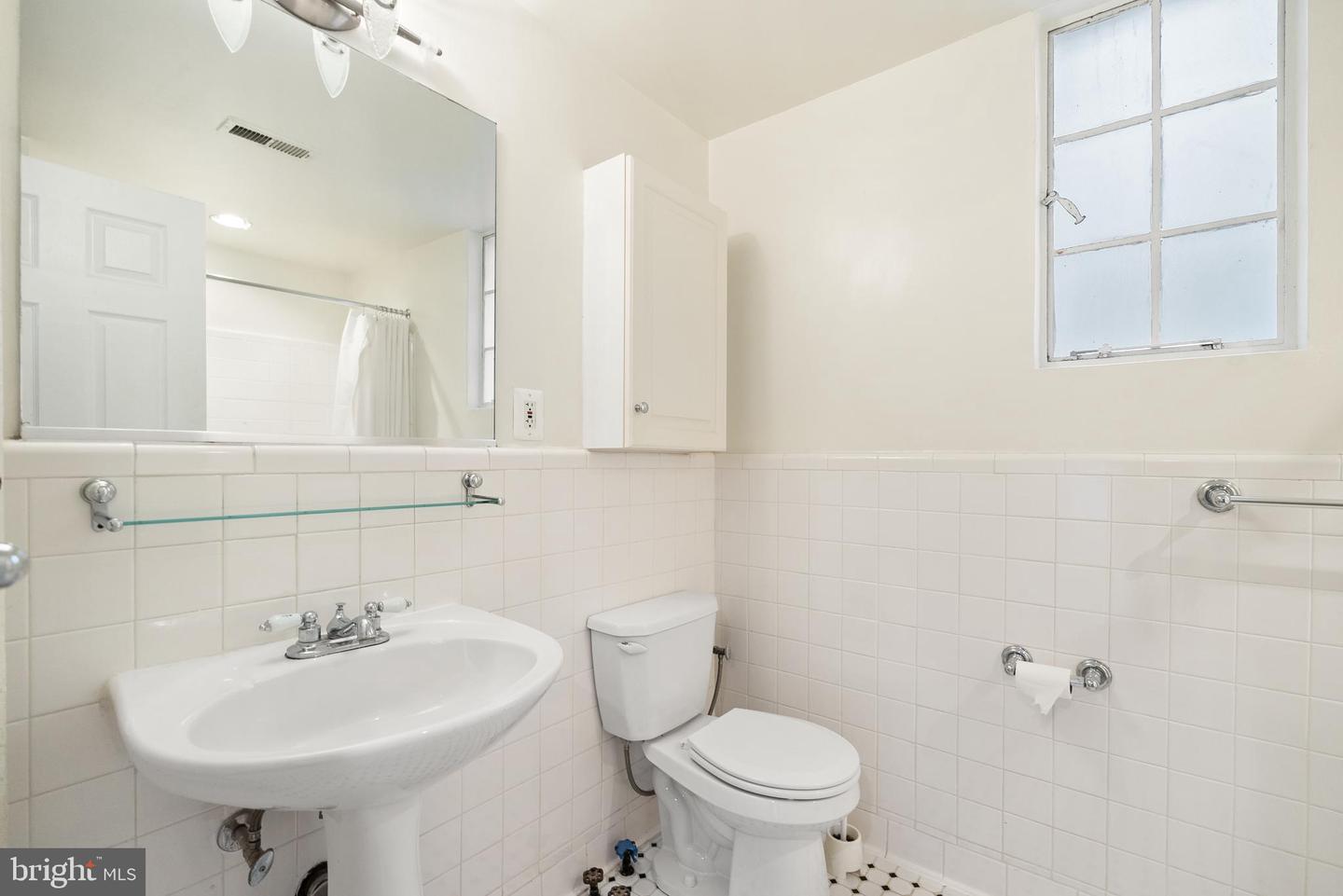 3901 CONNECTICUT AVE NW #406, WASHINGTON, District Of Columbia 20008, 1 Bedroom Bedrooms, ,1 BathroomBathrooms,Residential,For sale,3901 CONNECTICUT AVE NW #406,DCDC2204098 MLS # DCDC2204098