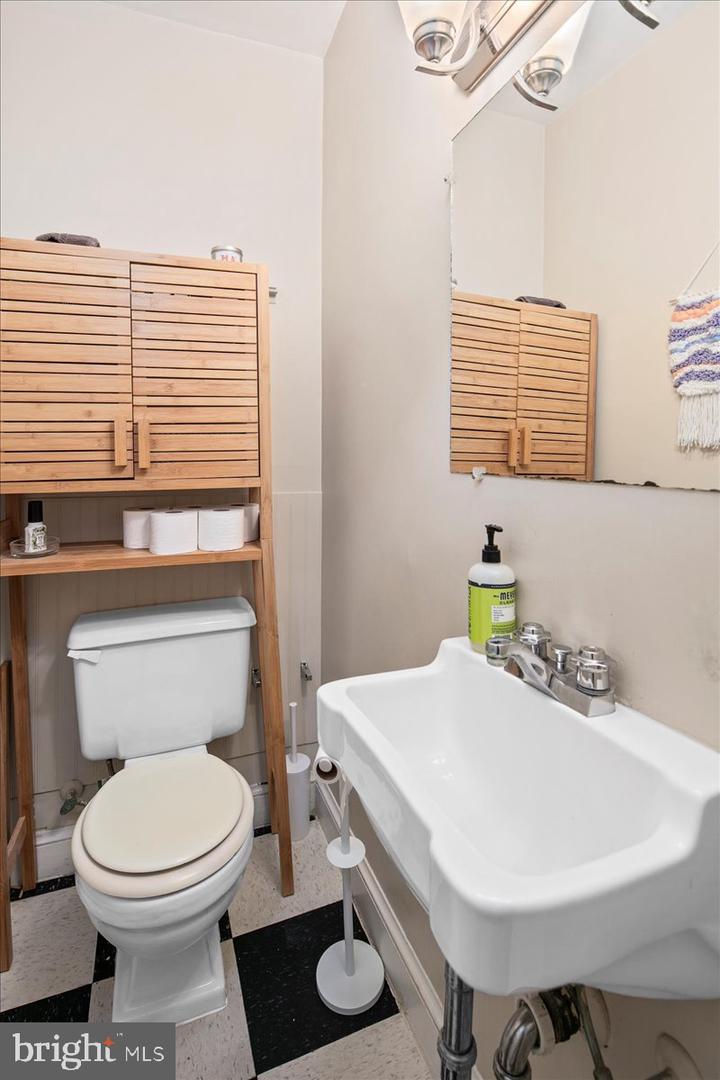 304 2ND ST SE, WASHINGTON, District Of Columbia 20003, 6 Bedrooms Bedrooms, ,4 BathroomsBathrooms,Residential,For sale,304 2ND ST SE,DCDC2209946 MLS # DCDC2209946