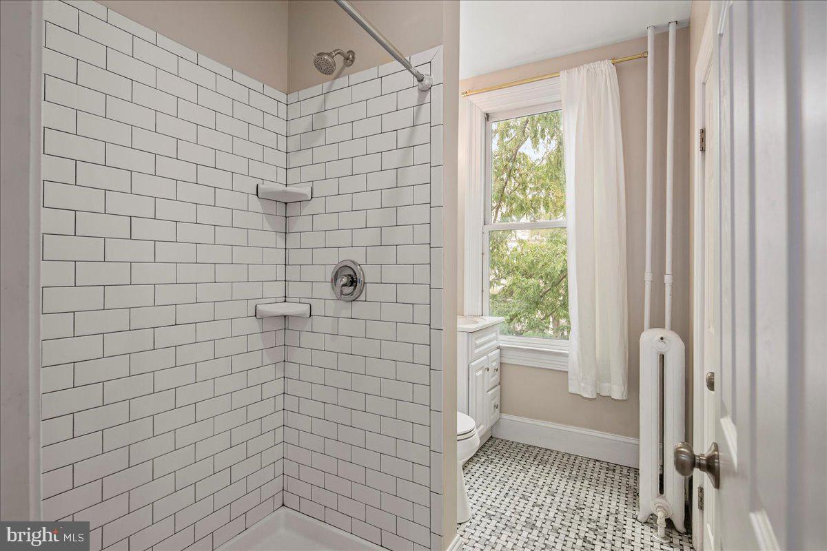 304 2ND ST SE, WASHINGTON, District Of Columbia 20003, 6 Bedrooms Bedrooms, ,4 BathroomsBathrooms,Residential,For sale,304 2ND ST SE,DCDC2209946 MLS # DCDC2209946