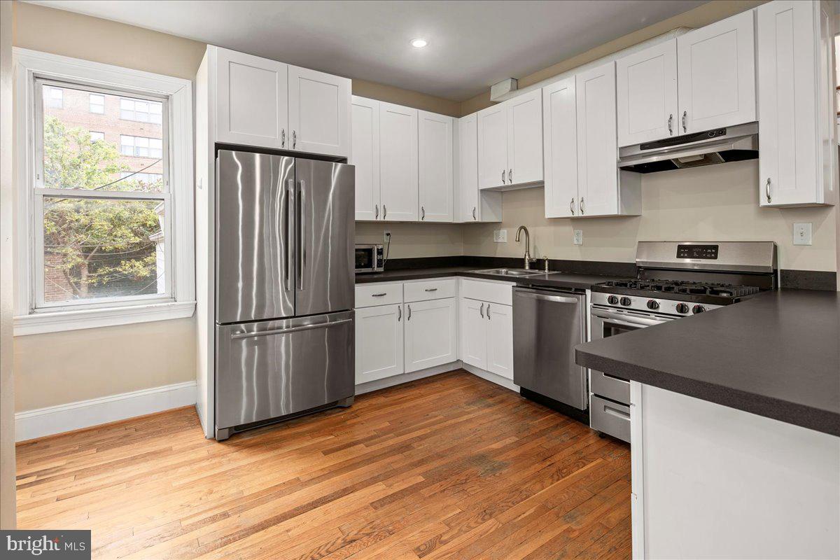 304 2ND ST SE, WASHINGTON, District Of Columbia 20003, 6 Bedrooms Bedrooms, ,4 BathroomsBathrooms,Residential,For sale,304 2ND ST SE,DCDC2209946 MLS # DCDC2209946