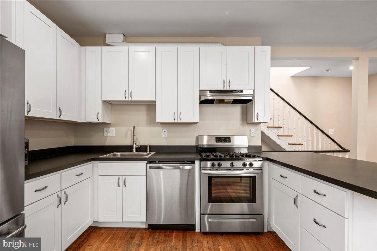 304 2ND ST SE, WASHINGTON, District Of Columbia 20003, 6 Bedrooms Bedrooms, ,4 BathroomsBathrooms,Residential,For sale,304 2ND ST SE,DCDC2209946 MLS # DCDC2209946