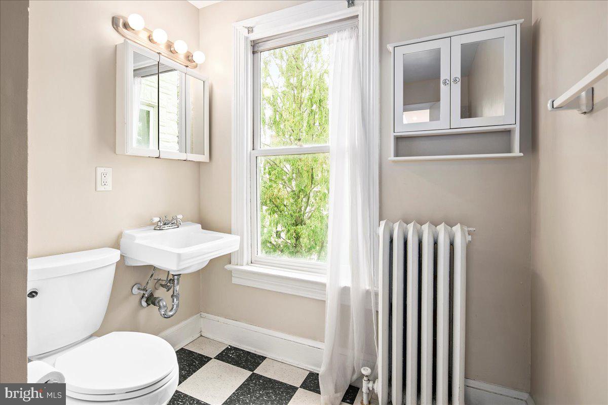 304 2ND ST SE, WASHINGTON, District Of Columbia 20003, 6 Bedrooms Bedrooms, ,4 BathroomsBathrooms,Residential,For sale,304 2ND ST SE,DCDC2209946 MLS # DCDC2209946